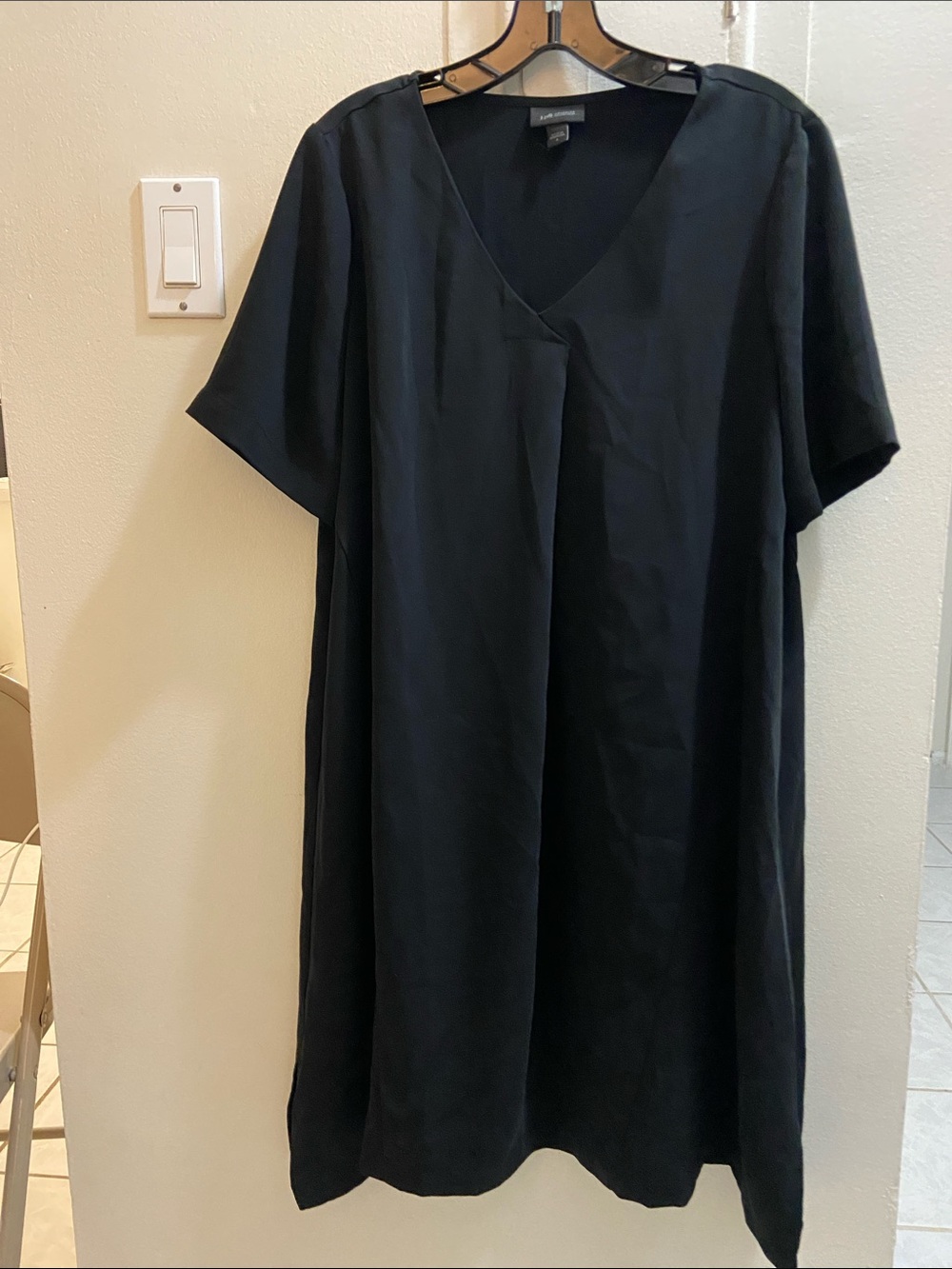 J. Jill Black V-Neck Shift Dress